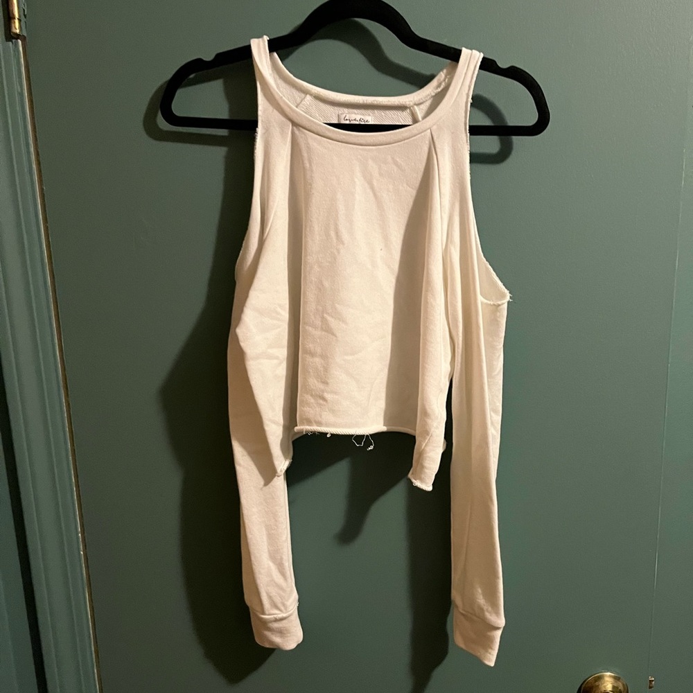 White cold shoulder top✨